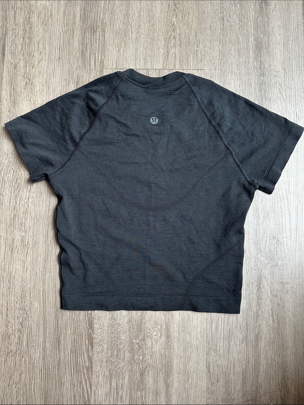 Lululemon Swiftly Tech Cropped Short-Sleeve Shirt 2.0 Black 4 - Picture 2 of 3